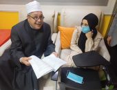 بتوجيهات الإمام الأكبر.. رئيس قطاع المعاهد الأزهرية يزور الطلاب الممتحنين بمستشفى 57357