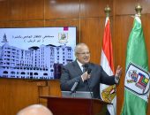 د. الخشت: الجامعة أحدثت فى السنوات السبع الأخيرة نقلة نوعية فى تطوير مستشفياتها بالإحلال والتجديد وإنشاء مستشفيات جديدة وتتنافس بقوة للعمل على تطوير التعليم الطبي والارتقاء بالخدمات التى تقدمها للمرضى