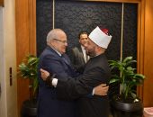 وزير الأوقاف يستقبل رئيس جامعة القاهرة لتهنئته بتوليه حقيبة وزارة الأوقاف