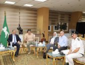 عقب أدائه اليمين الدستورية أمام فخامة الرئيس عبد الفتاح السيسي رئيس الجمهورية وقبل وصوله لاستلام مهام عمله بديوان عام المحافظة …… قام المهندس حازم الأشموني محافظ الشرقية بجولة تفقدية بشوارع مدينة بلبيس للوقوف على مستوي الخدمات المؤداه للمواطنين والتعرف على متطلباتهم وتطلعاتهم خلال الفترة المقبلة.