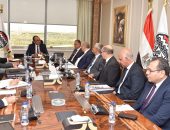 المهندس محمد شيمي وزير قطاع الأعمال العام يجتمع برؤساء الشركات القابضة التابعة للوزارة