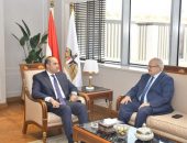 د. الخشت يهنئ المستشار محمود فوزي لتوليه مهام وزارة الشؤون النيابية والقانونية والتواصل السياسي