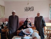 رئيس الإدارة المركزية لشؤون المناطق والخدمات، يتابع امتحانات الشهادة الثانوية الأزهرية بالجيزة