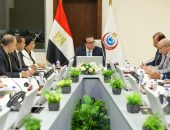 الدكتور خالد عبدالغفار يعقد اجتماعًا لمناقشة «مشروع التطوير المؤسسي لوزارة الصحة والسكان»