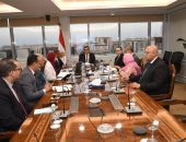 وزير الإسكان يستعرض جهود الهيئة العامة للتخطيط العمراني فى إعداد مخططات وبرامج التنمية على مستوى الجمهورية