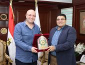 محافظ بني سويف يكرم الدكتور عاصم سلامة على فترة عمله  نائبا للمحافظ وجهده الملحوظ  في عدد من الملفات الهامة