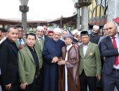 شيخ الأزهر رئيس مجلس حكماء المسلمين يؤدِّي صلاة الجمعة بالمركز الإسلامي فور وصوله العاصمة بانكوك وسط احتفاء كبير من مسلمي تايلاند