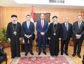 في أول يوم عمل بعد تجديد الثقة..  محافظ الفيوم يستقبل المهنئين من القيادات التنفيذية والشعبية وأعضاء مجلسي النواب والشيوخ