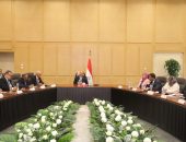 نائب رئيس مجلس الوزراء للتنمية الصناعية وزير الصناعة والنقل يعقد لقاءا موسعا مع أعضاء اتحاد الصناعات المصرية ورؤساء الغرف الصناعية