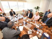 وزير الإسكان يتابع الموقف التنفيذى لمشروعات زيادة إمداد محطة مياه القاهرة الجديدة من المياه العكرة