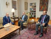 وزير الخارجية والهجرة يستقبل وزير الموارد المائية والرى