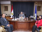 محافظ دمياط يتابع مع مدير مديرية الشباب والرياضة ملفات العمل الحالى بهذا القطاع