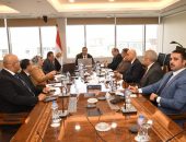 وزير الإسكان يستعرض مقترحات تعظيم دور الهيئة العامة للتنمية السياحية.. وتحقيق أعلى معدلات الاستثمار السياحى