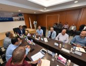 وزير الإسكان يتابع مع جميع الشركات العاملة بمشروعات مدينة العلمين الجديدة الموقف التنفيذى.. ودفع معدلات الإنجاز