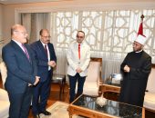 وزير الأوقاف يستقبل رئيس جامعة سوهاج