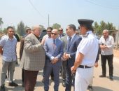محافظ كفرالشيخ يناقش أعمال التغطية البديلة لكوبري مصرف « 8 » بقطاع ربط طريق دسوق المزدوج الحر بالطريق الفردى القديم .. بطول 30 مترًا