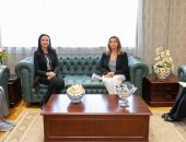 وزيرة التضامن الاجتماعي تلتقي القائم بأعمال ممثل صندوق الأمم المتحدة للسكان في مصر .. وتبحثان إعادة هيكلة المشروعات المنفذة بين الوزارة والصندوق