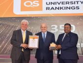 د. الخشت يتسلم شهادة حصول جامعة القاهرة على المركز الأول في مصر في تصنيف QS البريطاني
