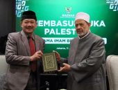 شيخ الأزهر يستقبل رئيس هيئة الزكاة الإندونيسية ويتَّفقان على تكثيف القوافل الإغاثية لــ غزة