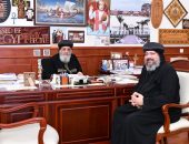 قداسة البابا يستقبل نيافة الأنبا مكاري