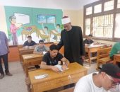 رئيس الإدارة المركزية لشؤون المناطق والخدمات، يتابع امتحانات الشهادة الثانوية الأزهرية بالقاهرة