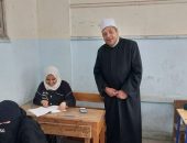 قيادات قطاع المعاهد الأزهرية يتفقدون لجان امتحانات الشهادة الثانوية الأزهرية للقسم العلمي