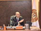 وزير العمل يوجه بصرف 200 الف جنية لثلاثة من العمالة غير المنتظمة ضحايا حادث الأقصر ..