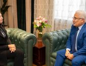 وزيرة التضامن الاجتماعي تجتمع مع رئيس الهيئة القومية للتأمين الاجتماعي.. وتطلع على عملية تطوير الهيئة وتحسين مستوى الخدمات التأمينية المقدمة لأصحاب المعاشات