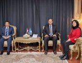 محافظ دمياط يتلقى التهنئة من رئيس جامعة دمياط السابق بمناسبة توليه مهام منصبه