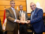 وزير الإسكان ومحافظ الجيزة يشاركان في ندوة الدليل الإرشادى لتصميم المستشفيات والمنشآت الصحية الخضراء الجديدة والقائمة