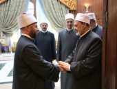 وزير الأوقاف على رأس وفد من قيادات الوزارة لزيارة فضيلة الإمام الأكبر شيخ الأزهر الشريف