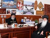 قداسة البابا يستقبل نيافة الأنبا إسحق