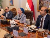 وزيرة البيئة تلتقى ومحافظ القاهرة لبحث عدد من الموضوعات ذات التعاون المشترك فى مجالات منظومة الإدارة المتكاملة للمخلفات الصلبة وجهود التشجير بالمحافظة