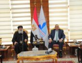 رئيس جامعة كفر الشيخ يستقبل وفد كنسي رفيع المستوي