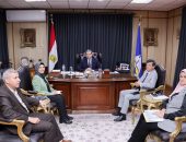 محافظ دمياط يعقد لقاء مع مدير مديرية التربية التعليم وهيئة الأبنية التعليمية لمتابعة ملفات العمل بقطاع التعليم