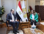 وزيرة التنمية المحلية تلتقى رئيس الهيئة العامة للرعاية الصحية