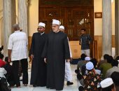 للمرة الأولى: الأزهر يجمع الطلاب الوافدين على مائدة إفطار جماعي في ذكرى عاشوراء بحضور وكيل الأزهر
