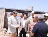 محافظ دمياط يتابع ميدانيًا آخر التطورات بمشروع تطوير كورنيش النيل بمنطقة السنانية ويؤكد على سرعة الانتهاء من أعمال الرصف بالطريق مع وضع القطاع المقابل للكوبرى المعدنى أولوية أولى لتيسير الحركة المرورية