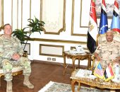 الفريق أول / عبدالمجيد صقر القائد العام للقوات المسلحة وزير الدفاع والإنتاج الحربى يلتقى قائد القيادة المركزية الأمريكية …