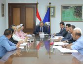 محافظ دمياط يعقد اجتماعًا لمناقشة ملفات العمل بالإدارة العامة للشئون المالية والإدارية والخطة الاستثمارية للعام المالى الجارى