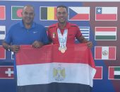 لاعب القوات المسلحة محمد طارق محمد حسنين يحقق إنجازاً رياضياً فى بطولة العالم للسباحة بالزعانف للأساتذة بدولة صربيا .