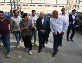 عقب زيارته المخططة لعدد 3 مصانع بالمنطقة الصناعية بالسادس من اكتوبر