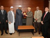 د. شومان يستقبل شيخ الإسلام في تايلاند بمنظمة خريجي الأزهر