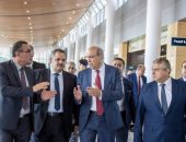 وزير الطيران يتفقد مطار برج العرب الدولي ويتابع أعمال تطوير مبني الركاب الجديد للوقوف على جاهزيته لبدء التشغيل .