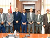 وزير التربية والتعليم يواصل اجتماعاته مع قيادات مديريات القاهرة والجيزة وكفر الشيخ لاستعراض مستجدات المقترحات والخطط المقدمة لمواجهة الكثافة الطلابية وعجز المعلمين