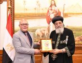 قداسة البابا يستقبل وفد من جامعة سوهاج