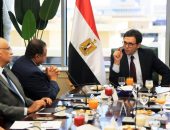 وزير الثقافة يجتمع برؤساء الهيئات والقطاعات ويستعرض الرؤية الاستثمارية للوزارة