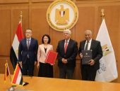 وزير التعليم العالي والبحث العلمي يبحث مع نائب وزير العلوم والتكنولوجيا الصيني آليات التعاون التعليمي والتكنولوجي المشترك