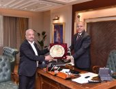 وزير العمل يلتقي بعض ممثلي المنظمات النقابية العمالية “تحت التأسيس”