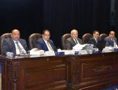 مجلس الجامعة يشيد بالإجماع بإنجازات الجامعة في السنوات الماضية وتقدمها الكبير فى التصنيفات الدولية وتأسيس خطاب ديني جديد وتطوير البرامج التعليمية والمشروعات الكبرى التي تم إنجازها والتطوير في ملفات البحوث والمجتمع والمدن الجامعية